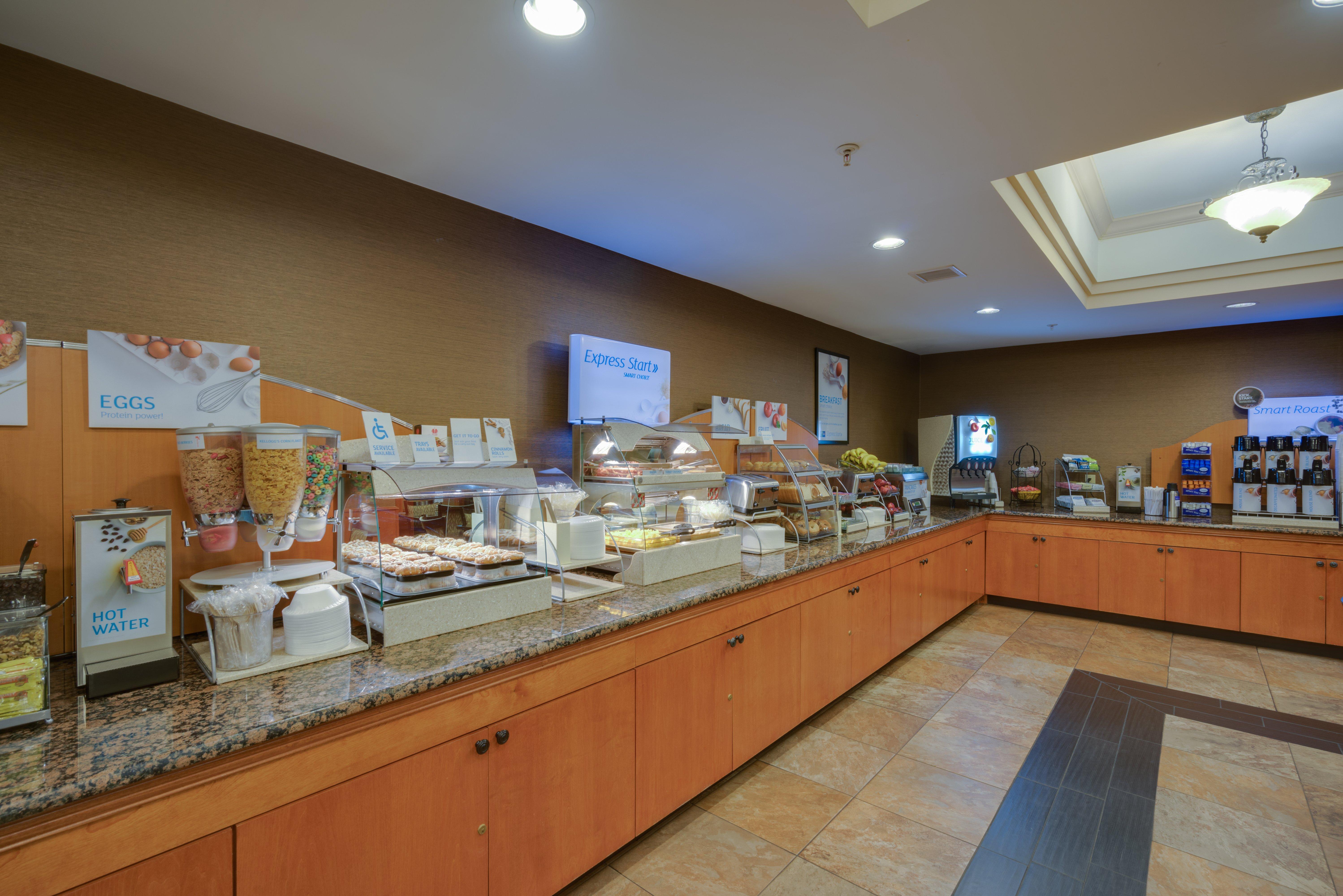 Holiday Inn Express Charles Town By Ihg Shenandoah Junction Екстер'єр фото
