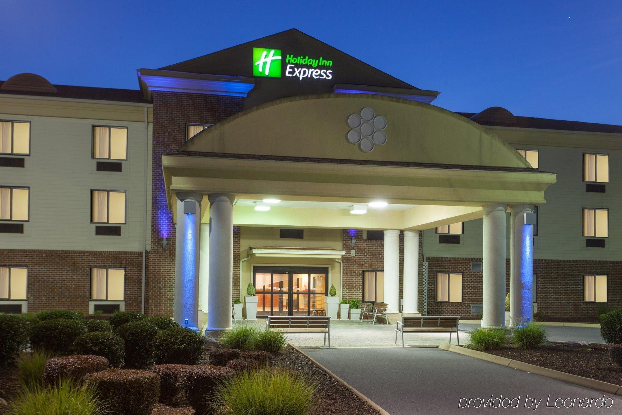 Holiday Inn Express Charles Town By Ihg Shenandoah Junction Екстер'єр фото