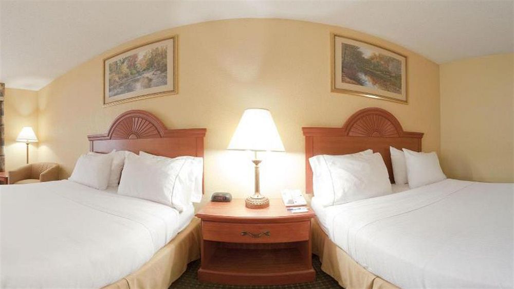 Holiday Inn Express Charles Town By Ihg Shenandoah Junction Екстер'єр фото