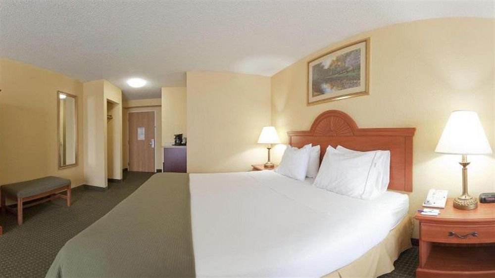 Holiday Inn Express Charles Town By Ihg Shenandoah Junction Екстер'єр фото