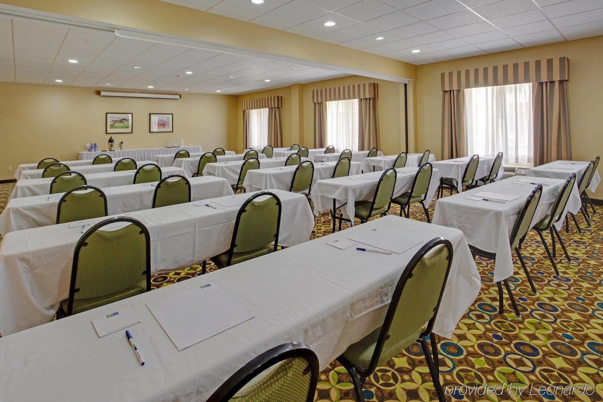 Holiday Inn Express Charles Town By Ihg Shenandoah Junction Екстер'єр фото