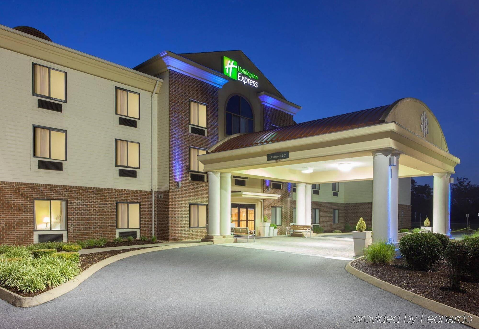 Holiday Inn Express Charles Town By Ihg Shenandoah Junction Екстер'єр фото